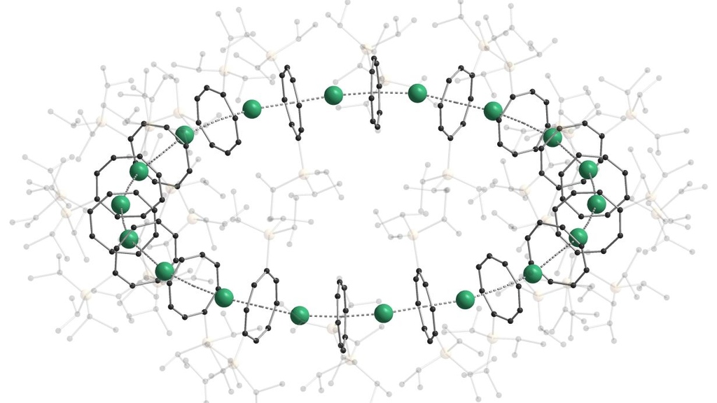 The new molecular structure in which sandwich complexes form a nano-sized ring is called ‘cyclocene' 